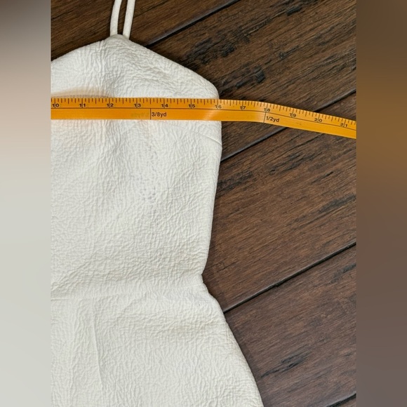 RW&CO. White Textured cut out Camisole Top size medium - Picture 6 of 6